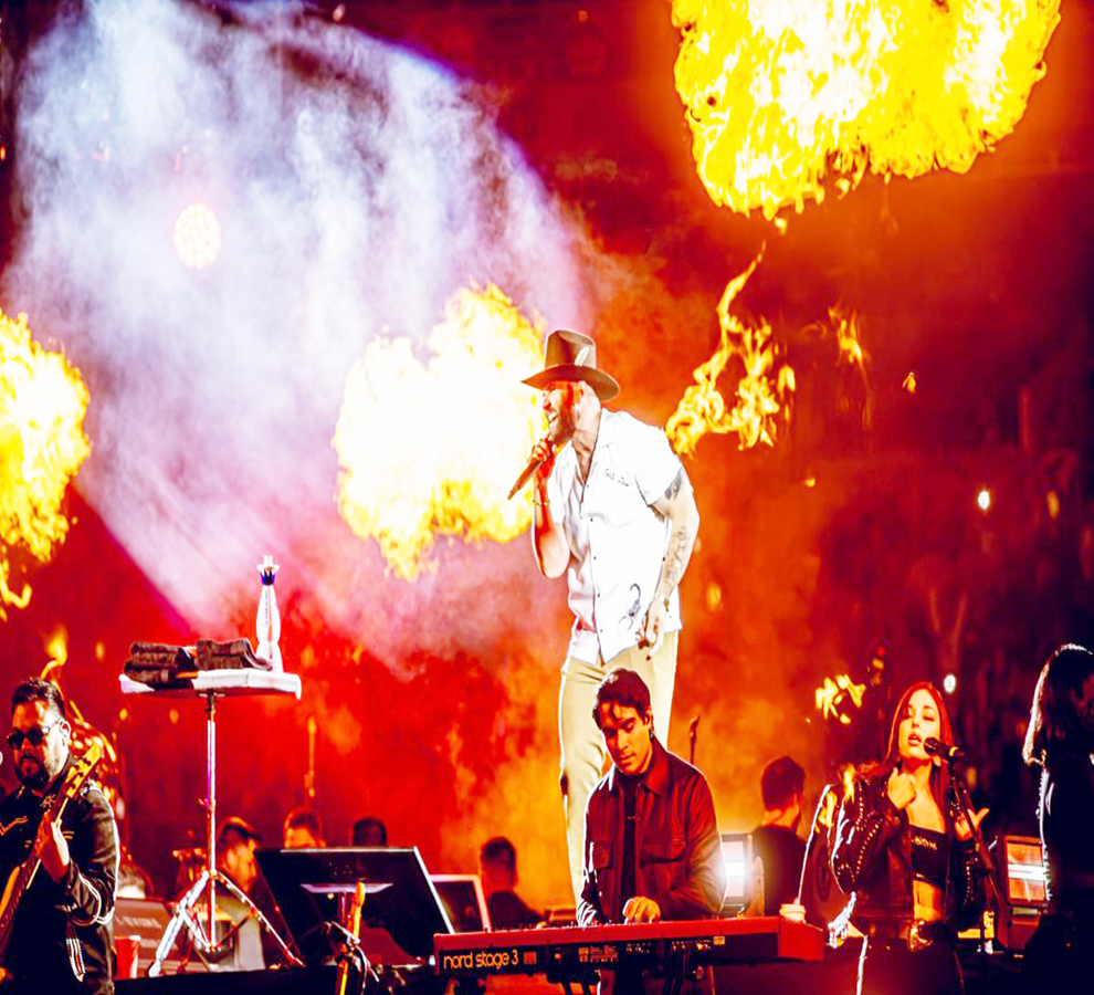 CARIN LEÓN hace historia en Madrid, convierte el icónico Wizink Center en un palenque