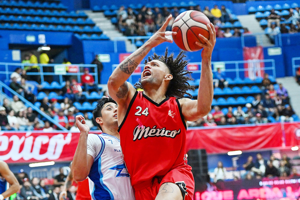 El venezolano Carrera, un futbolista aburrido que encontró diversión en el baloncesto