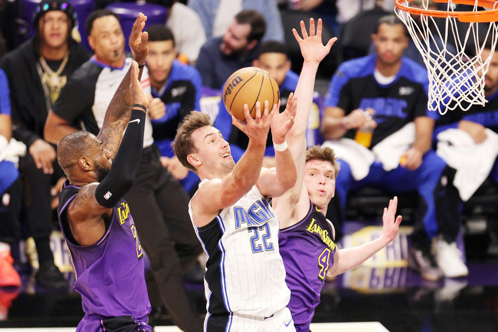 Franz Wagner fulmina a los Lakers y los Wolves se estrellan en Toronto