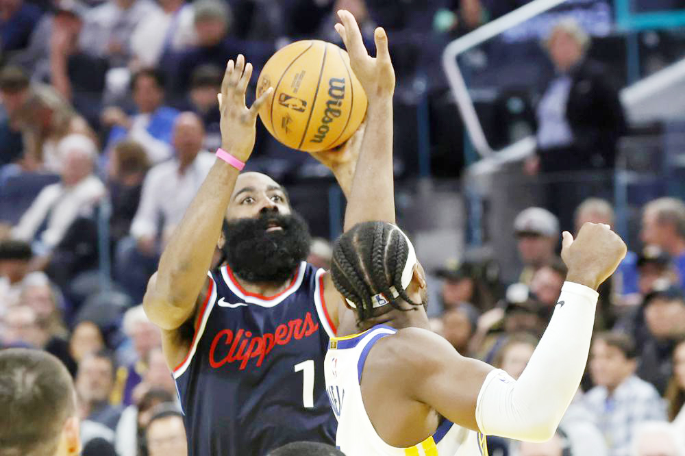 James Harden se convierte en el segundo máximo triplista de la historia de la NBA