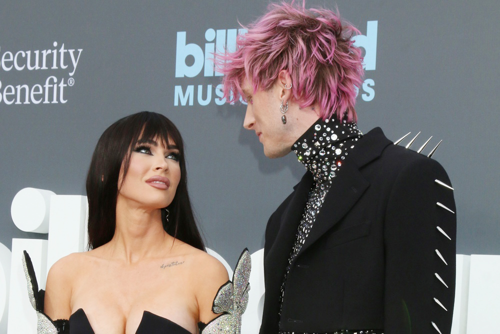 La actriz Megan Fox anuncia que está embarazada de su prometido Machine Gun Kelly