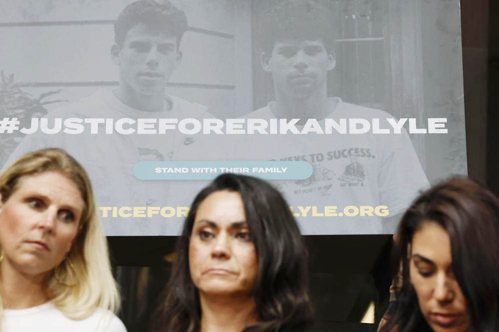 La audiencia para revisar el caso de los hermanos Menéndez sorteará asientos al público