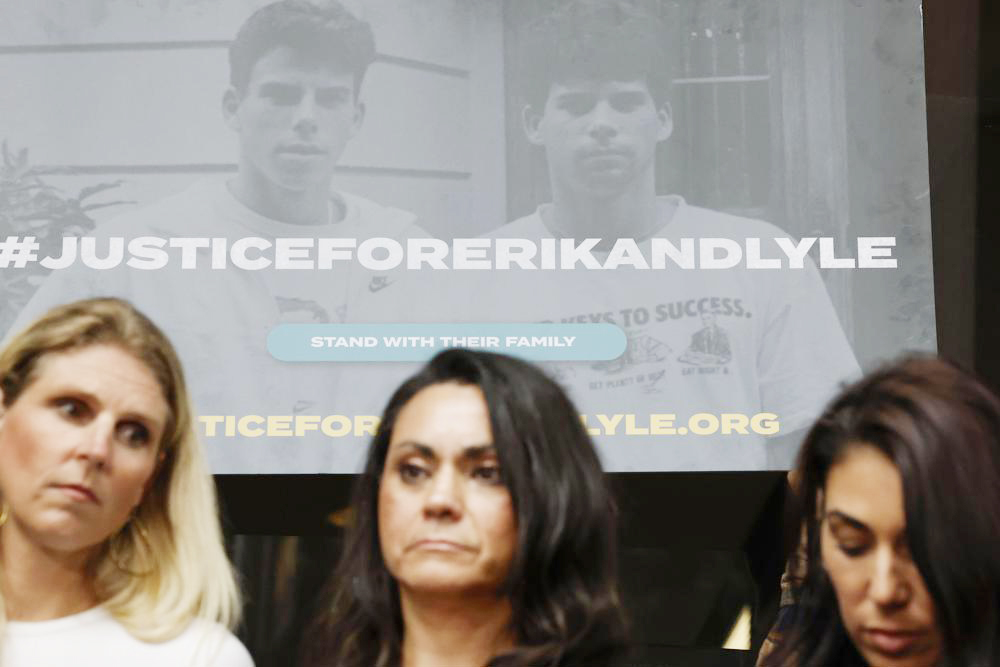 La posible liberación de los hermanos Menéndez se aplaza a enero de 2025