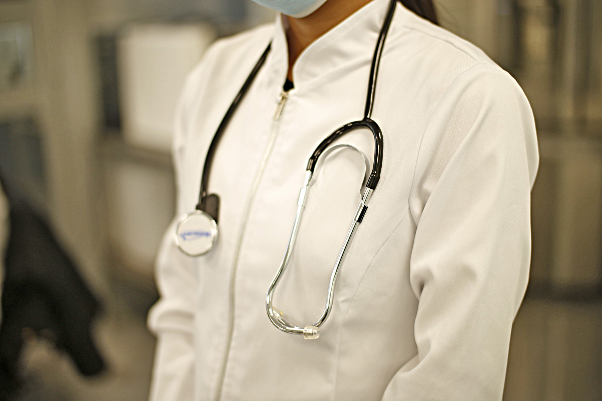 OMS lanza plan global para contener brote de mpox