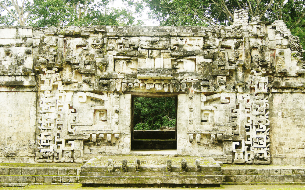 Vestigios de palacios estilo río Bec coronan sitio prehispánico descubierto en México