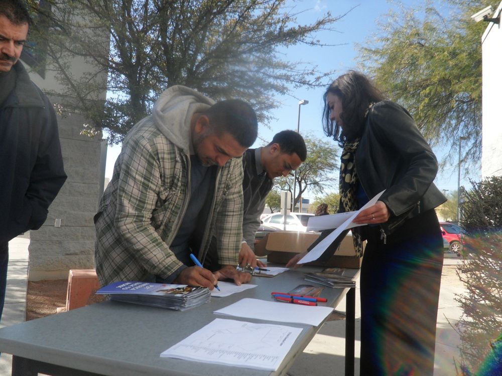 El desempleo entre los hispanos de EEUU sube en noviembre dos décimas, hasta el 5,3 %