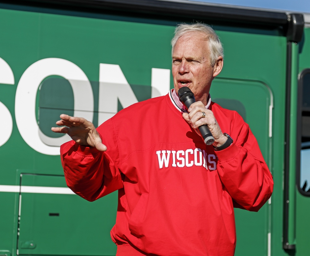 Trump elige a Ronald Johnson, exembajador en El Salvador, como embajador en México