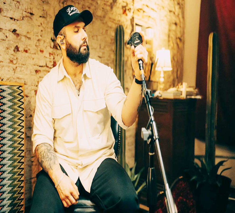 CARÍN LEÓN se consolida como embajador de la música con su nuevo álbum, Palabra de To’s