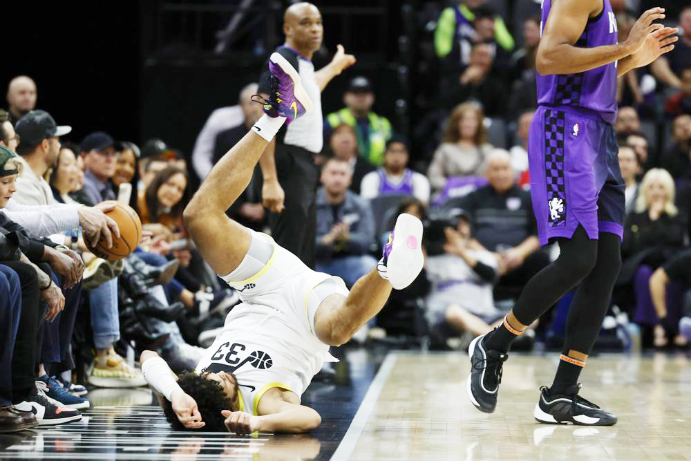 Los Cavs caen en Miami, los Warriors se vengan de los Wolves y los Lakers ganan sin LeBron