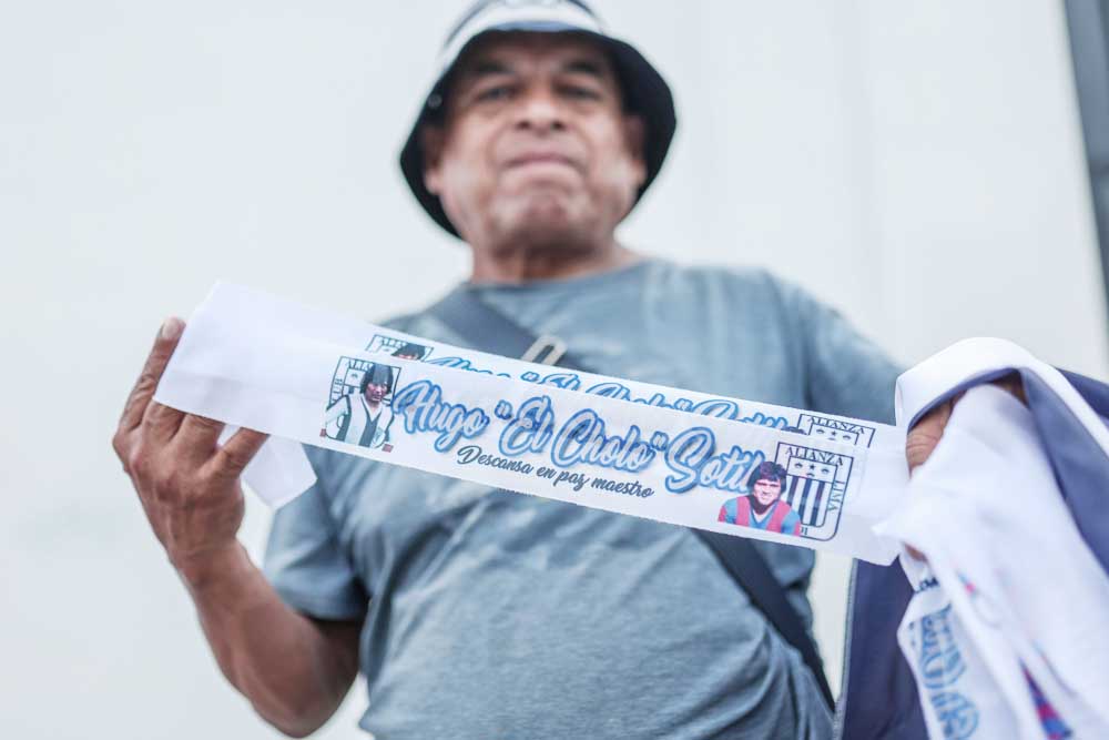 Los restos de Hugo Sotil llegan al estadio de Alianza Lima para su velatorio