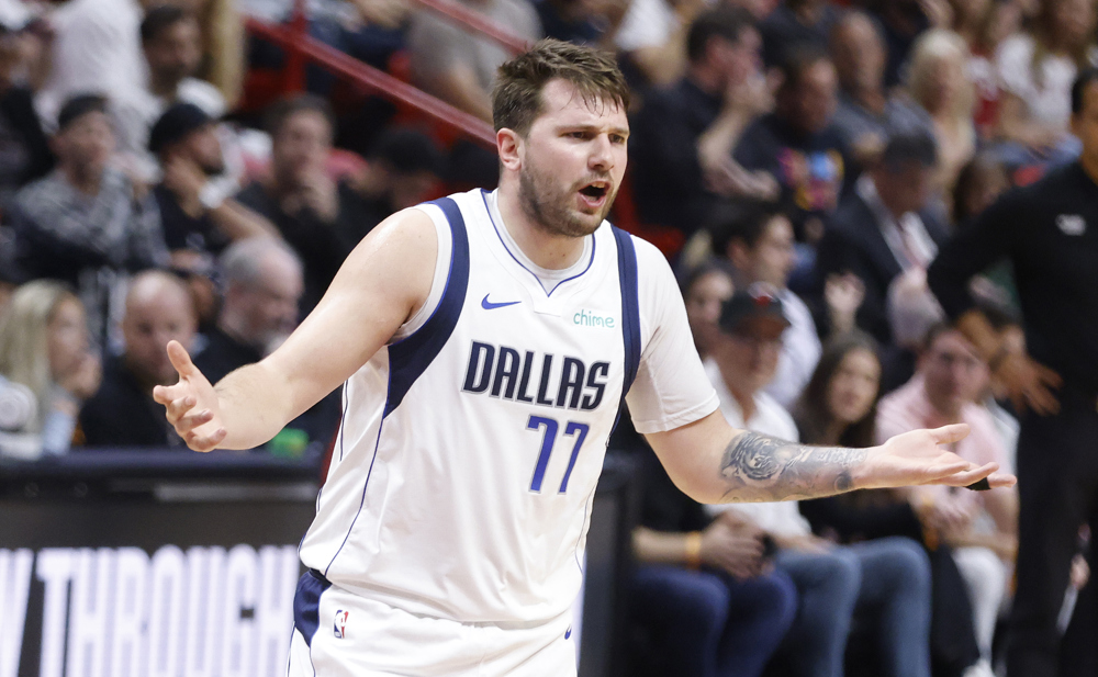 Doncic regresa a lo grande y los Cavaliers tumban a los Celtics