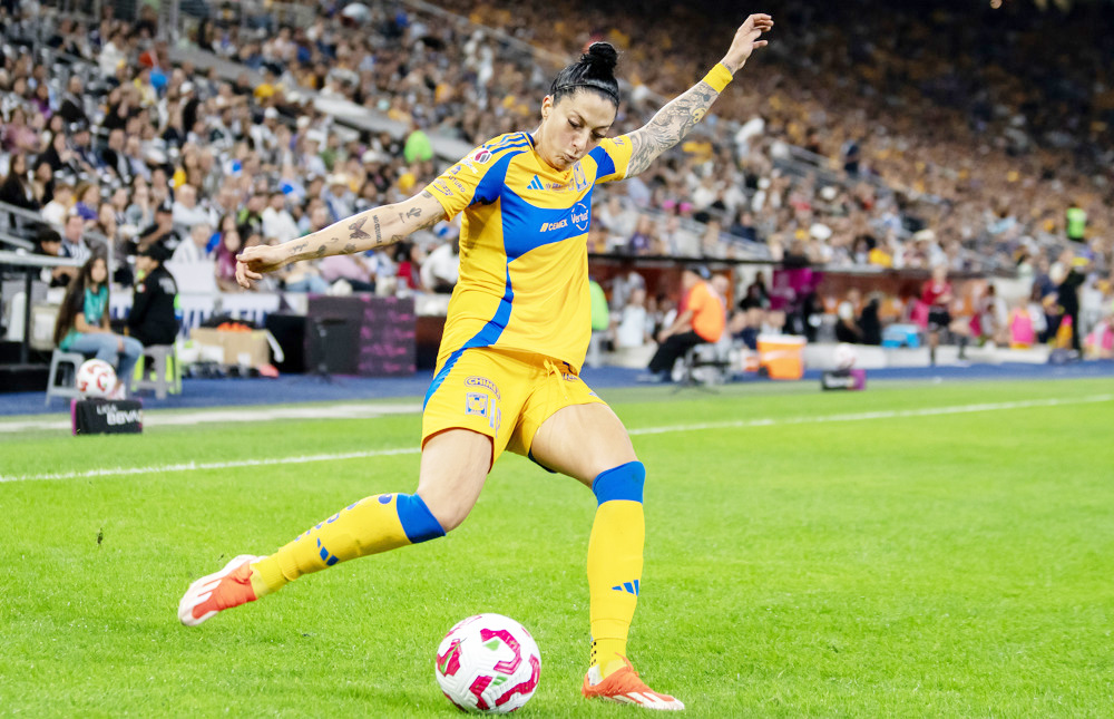 Para evitar pérdidas, directivos deben ver como inversión el fútbol femenino, dice experto