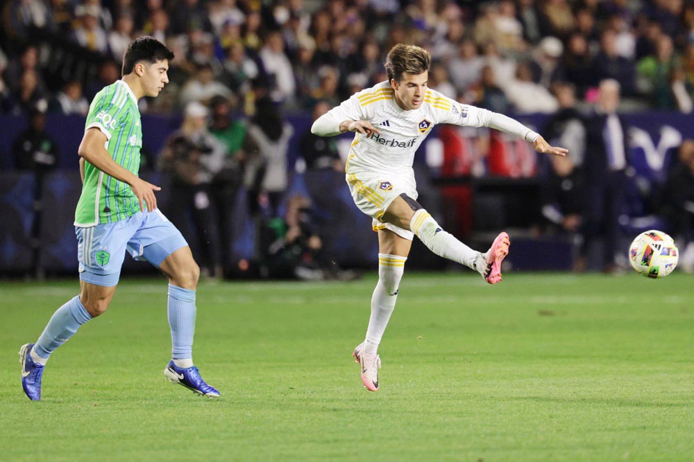 Riqui Puig jugó más de 30 minutos con el ligamento cruzado roto en el Galaxy-Sounders