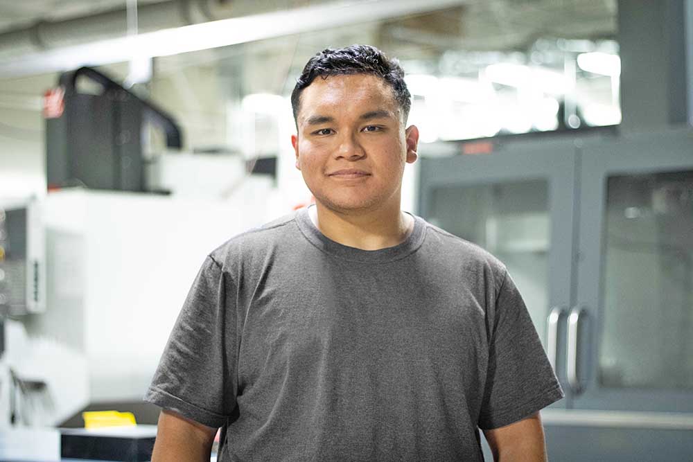 Graduado de Fabricación de Precisión de STC, consigue trabajo en GE Aerospace a los 19 años