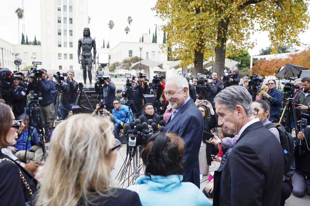 El fiscal de Los Ángeles revisará los casos de los hermanos Menéndez por separado