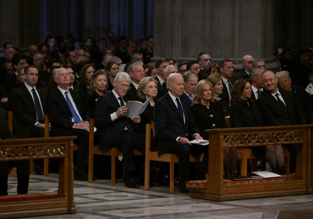Biden, Trump, Harris y Obama, entre los asistentes al funeral de Estado de Jimmy