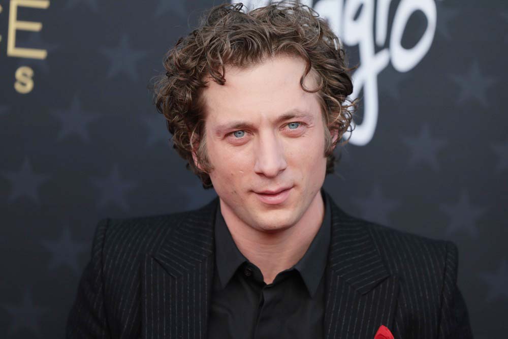 Jeremy Allen White, protagonizará el drama romántico ‘Enigma Variations’