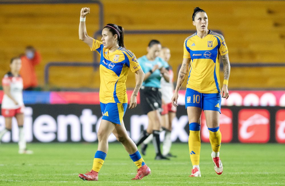 Chilena Pinilla y argentina Bravo le dan el empate a León ante Tigres UANL