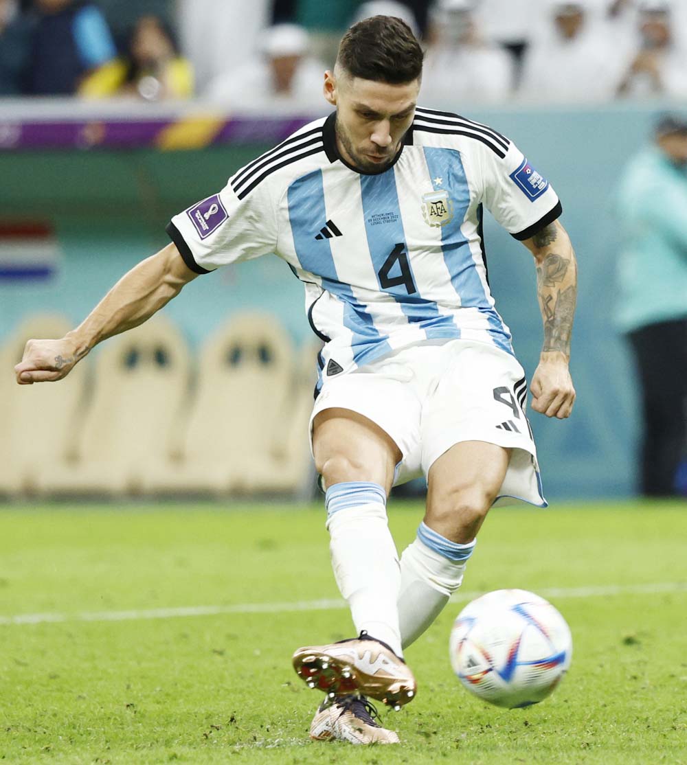 River logra un “acuerdo total” con Sevilla por Montiel y suma a su cuarto campeón mundial