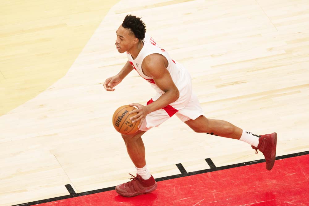 104-101. La cafeína de Chris Boucher y los Raptors frustra a los Warriors en Toronto