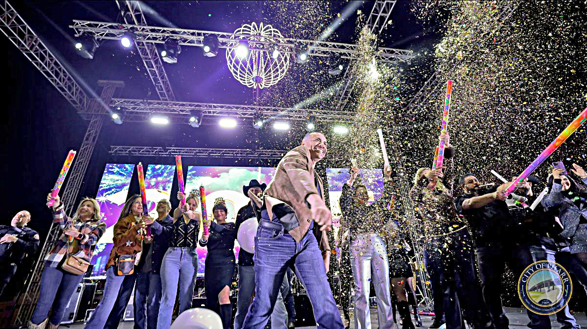 Más de 10.000 reciben el 2025 con grandioso baile de Año Nuevo en Pharr  