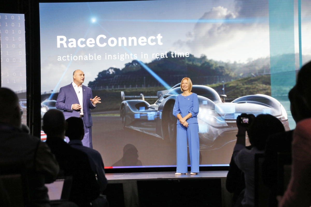 Bosch impulsa la inclusión en el automovilismo con innovador sistema de frenado eléctrico