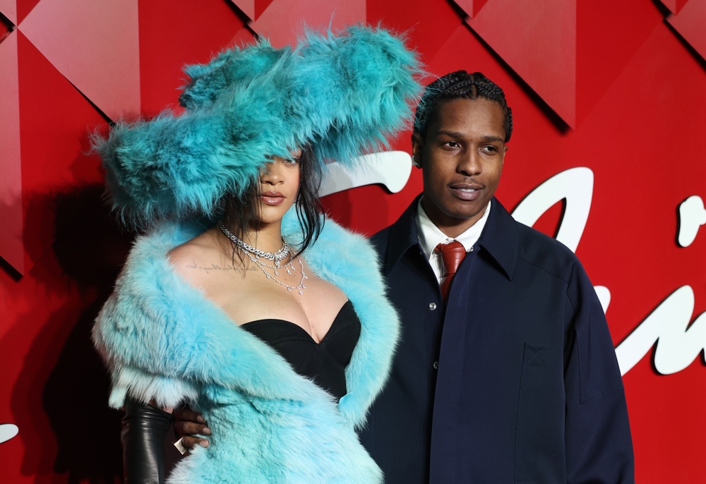 Rihanna acompaña a su pareja, A$AP Rocky, en el juicio que el rapero afronta por agresión