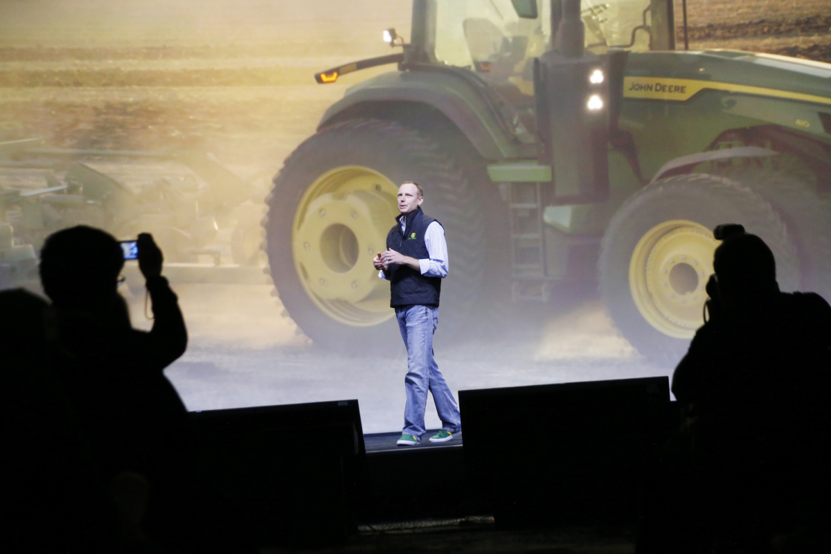 John Deere presenta tractores autónomos en el CES 2025 ante la escasez de mano de obra