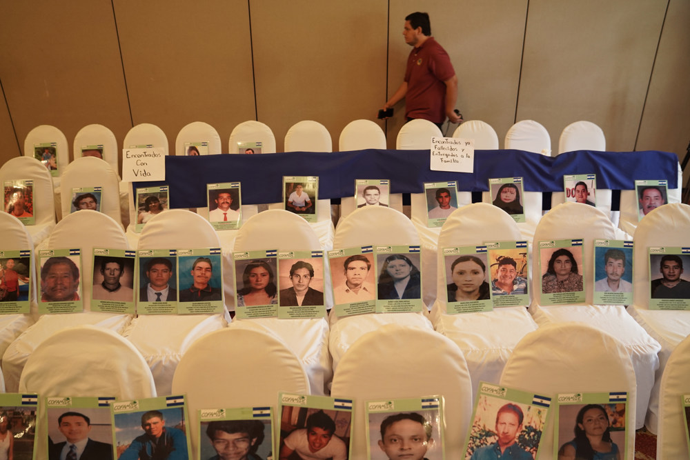 Presentan una propuesta de ley para atender a migrantes y a sus familias en El Salvador