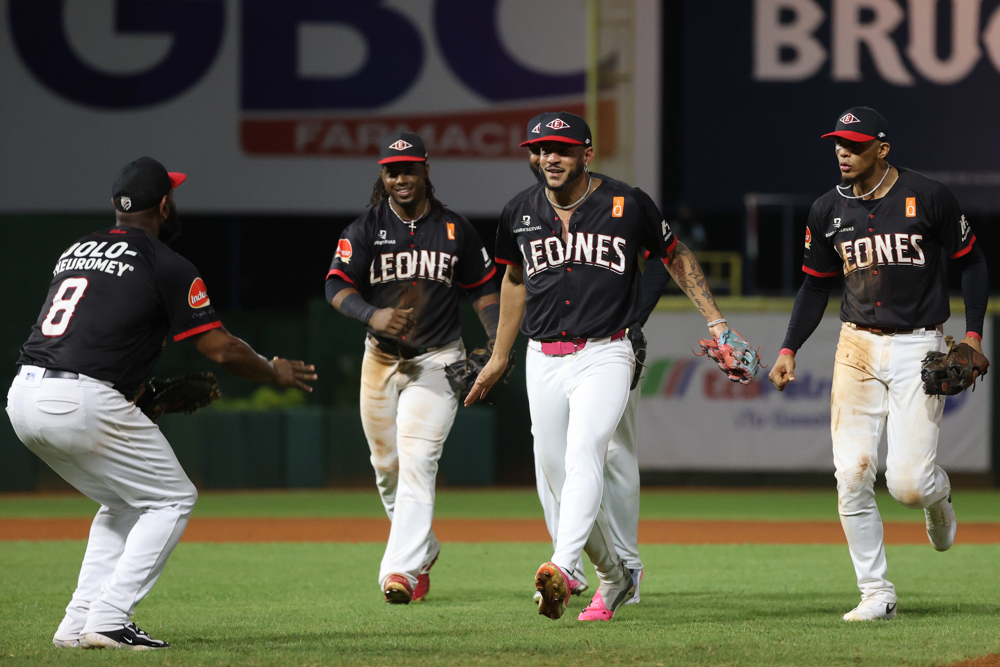 República Dominicana debuta con triunfo sobre el campeón Venezuela en la Serie del Caribe