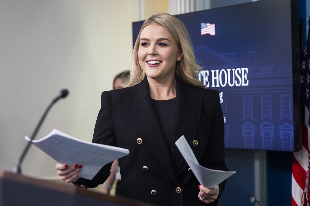 La Casa Blanca expone los contratos con los medios y anuncia que los va a terminar