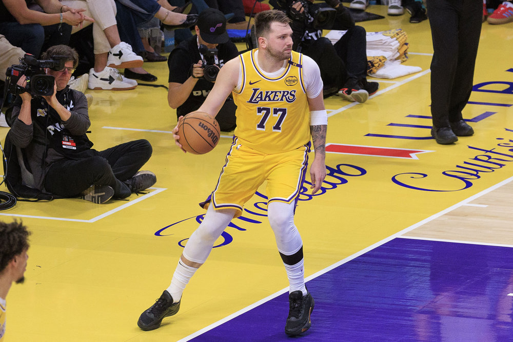 Más de 2 millones de personas vieron el debut de Doncic con los Lakers por TV en EE.UU.