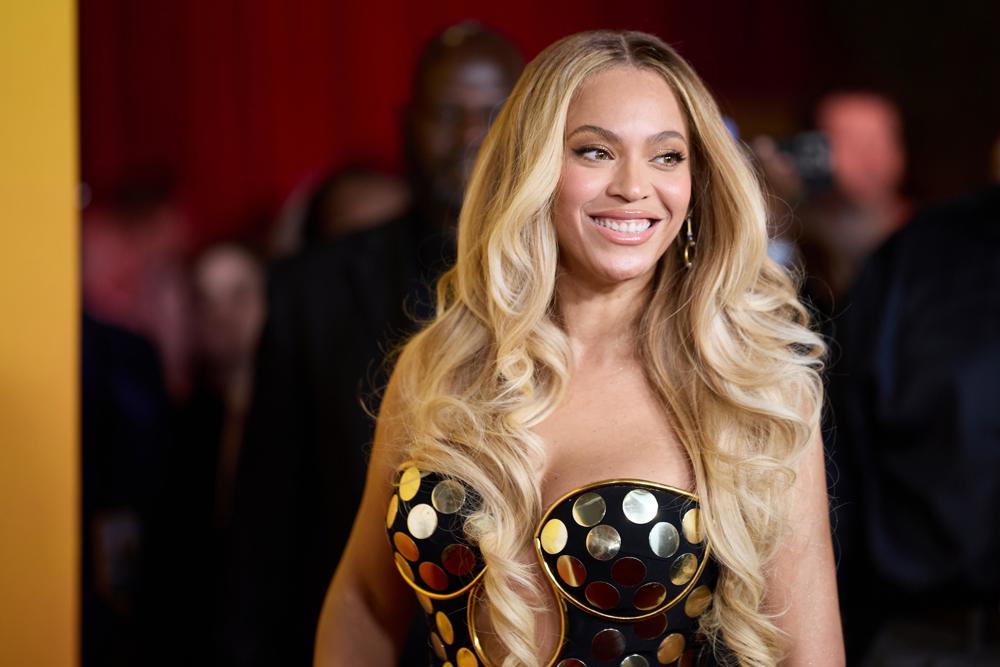 En el año de las mujeres, Beyoncé, Chappell Roan y Eilish avivan la carrera de los Grammy