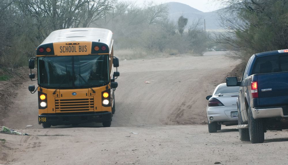 Agentes de migración podrán interrogar a estudiantes en buses de un distrito en Texas