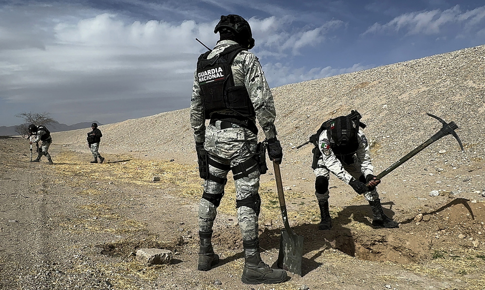 Guardia Nacional de México excava en la frontera con EEUU en busca de túneles clandestinos