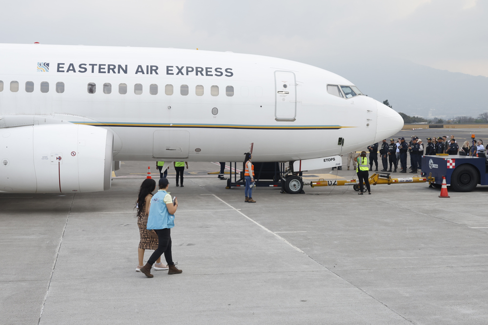 Costa Rica recibe desde EEUU un segundo vuelo con 65 migrantes de diversas nacionalidades