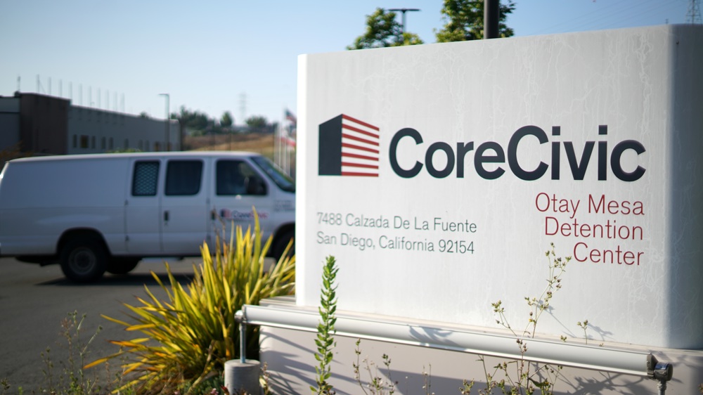 EE.UU. planea hacer centros de detención de inmigrantes en diez bases militares, según NPR