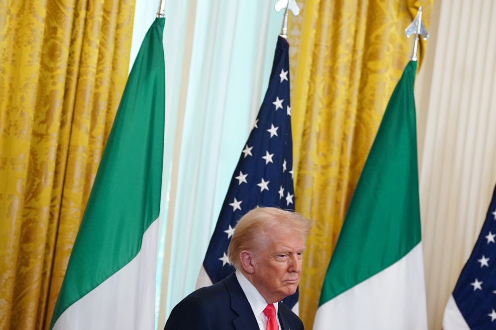 Demandan al Gobierno Trump por poner de baja a la mitad del Departamento de Educación