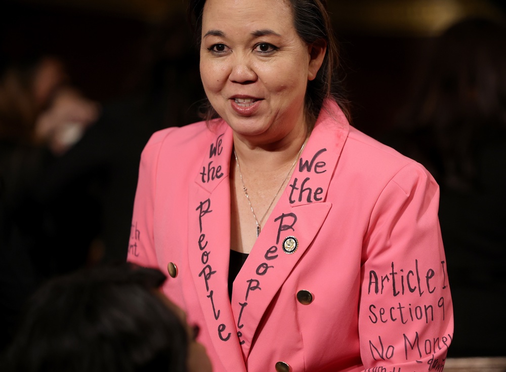 Congresistas demócratas visten de rosa en el discurso de Trump para protestar contra él