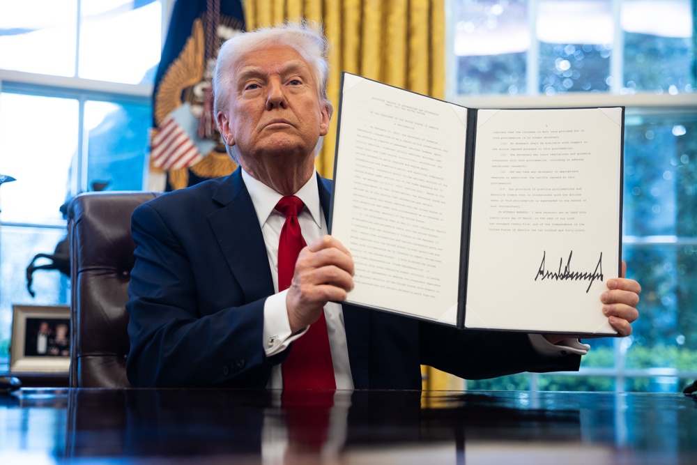 Trump anuncia un arancel del 25 % para los automóviles fabricados fuera de EE.UU.