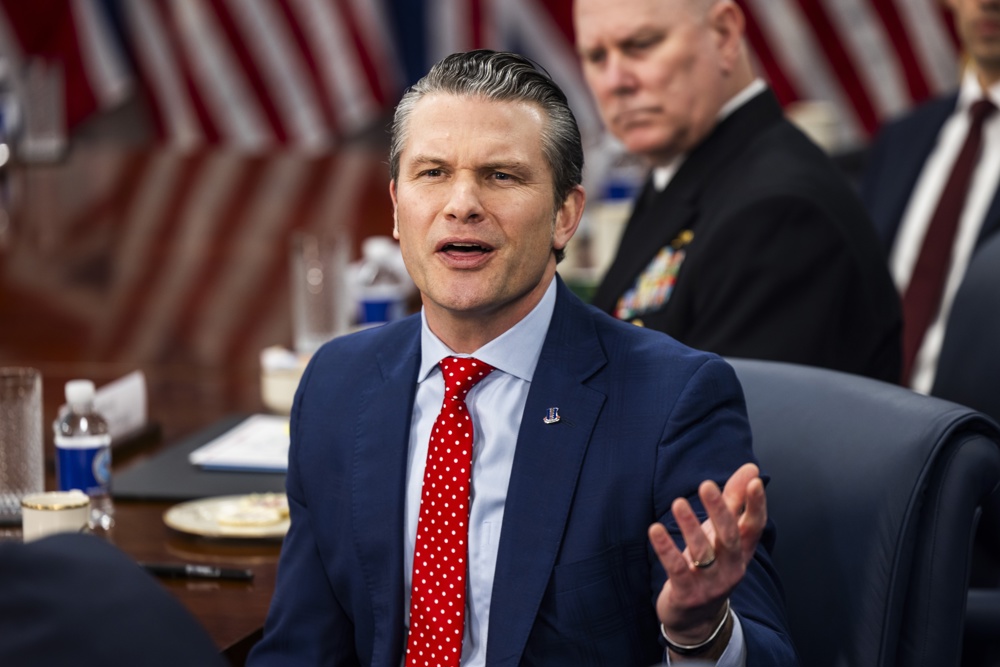 Director del Atlantic asegura que Hegseth compartió detalles al “minuto” de ataque a Yemen