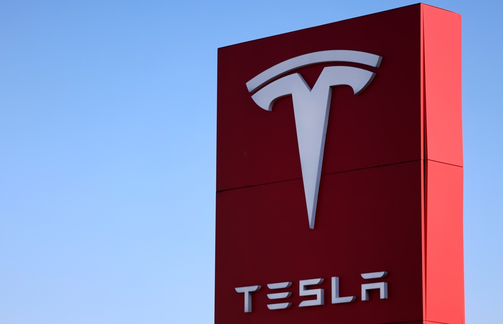 Tesla pierde más del 15 % de su valor ante las dudas sobre su rendimiento y Elon Musk