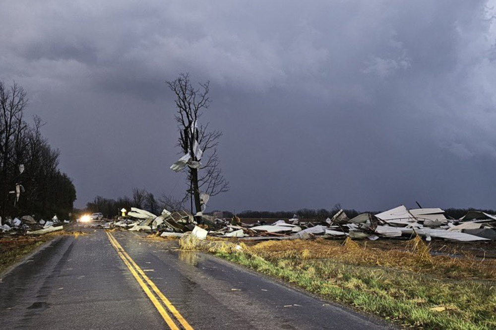 Trump dice que la Guardia Nacional trabaja en las zonas afectadas por tornados y tormentas