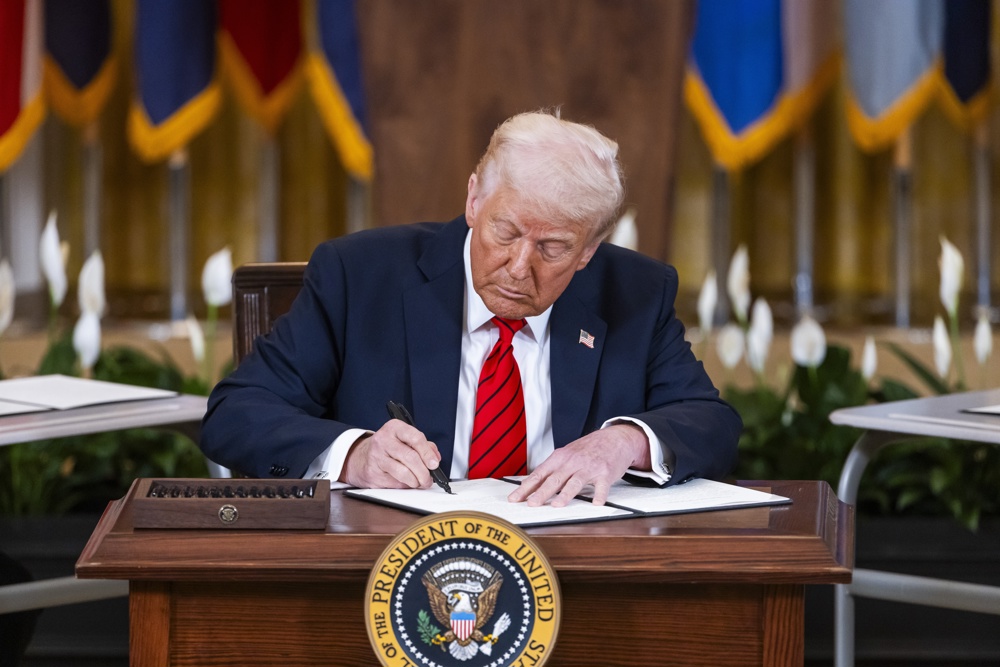 Trump encara su tercer mes en el poder con un suspenso en las encuestas