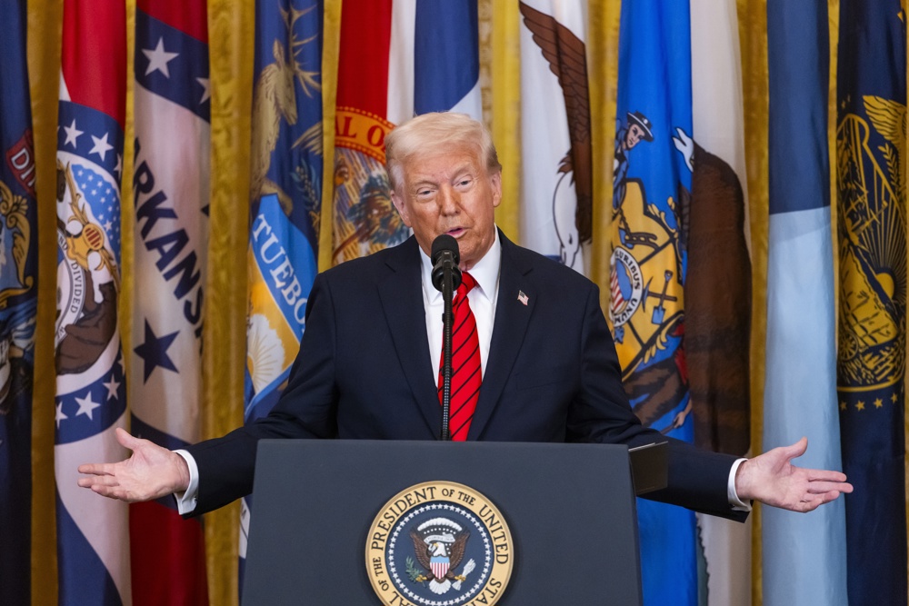 Trump insta al Supremo a limitar el poder de los jueces para frenar sus políticas