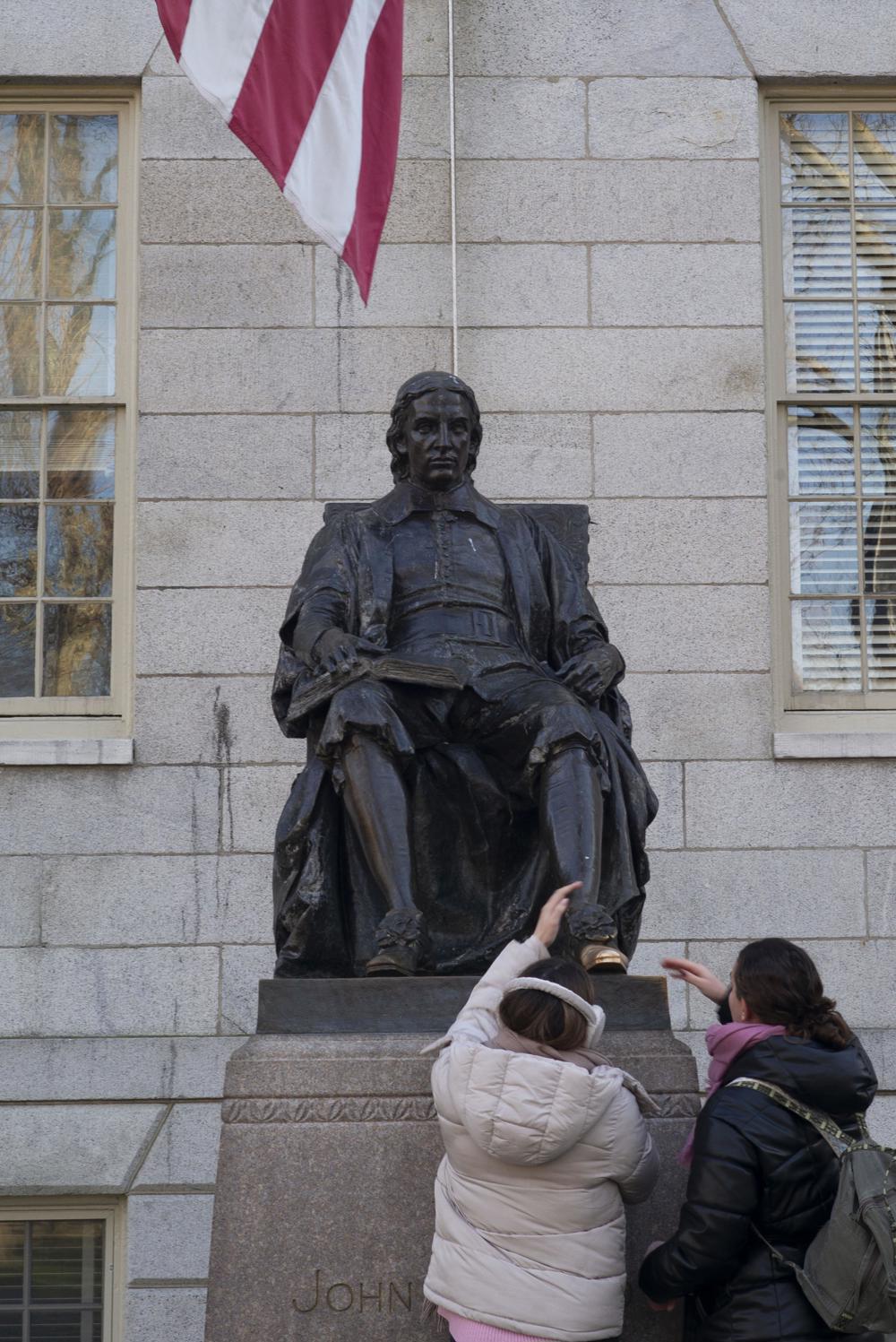 Harvard congela sus contrataciones ante la incertidumbre creada por el Gobierno de Trump