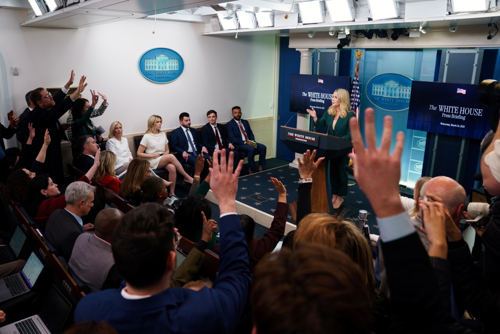 La Casa Blanca dice que el enviado de Trump no usó Signal en su teléfono personal en Moscú