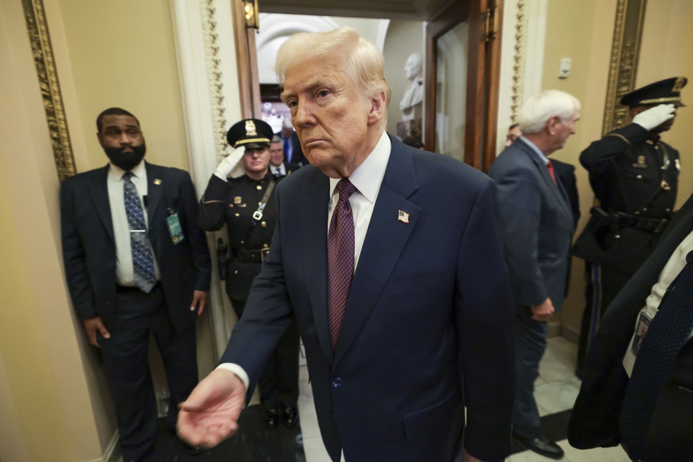 El Supremo de EE.UU. rechaza intento de Trump de bloquear 2.000 millones en ayuda exterior