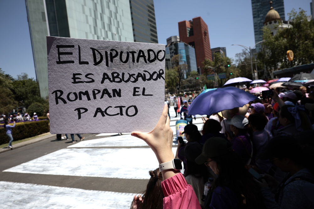 Feministas protestan en México contra exfutbolista Blanco, acusado de intento de violación