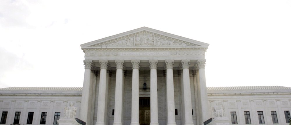 El Supremo permite a Trump congelar 65 millones en préstamos del Departamento de Educación